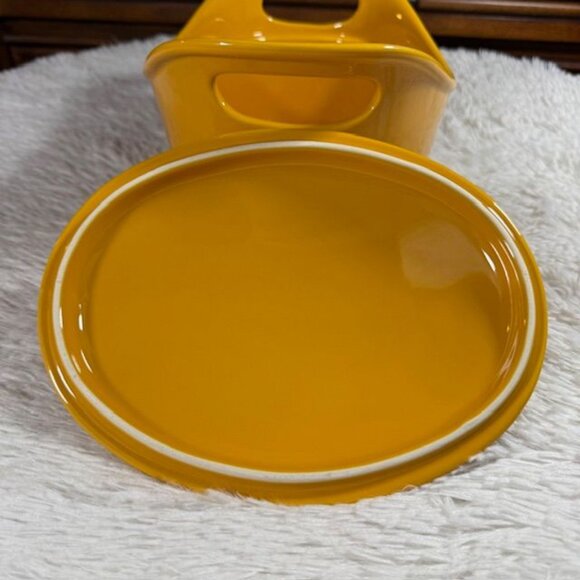 NWOT Rachael Ray Yellow 2qt Oval Handled Baking Dish with Lid - Picture 7 of 11